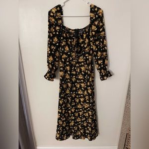 MIDI black and gold flower pattern dress